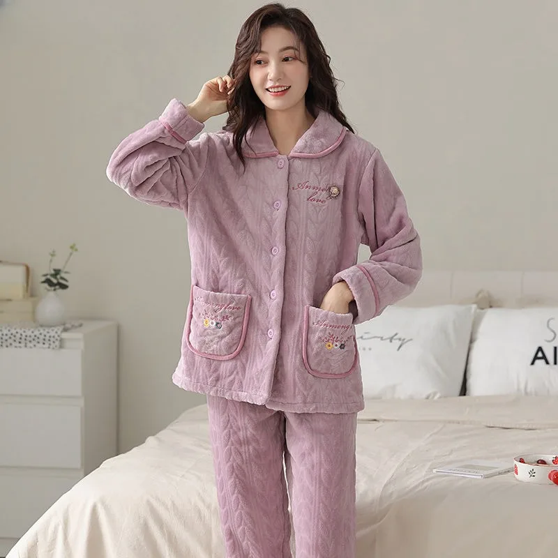 Flannel Pajamas Autumn Winter Women Cardigan Loose Velvet Thickened Homewear Female Warm Large Size Coral Fleece Sleepwear Sets
Flannel Pajamas Autumn Winter Women Cardigan Loose Velvet Thickened Homewear Female Warm Large Size Coral Fleece Sleepwear Sets