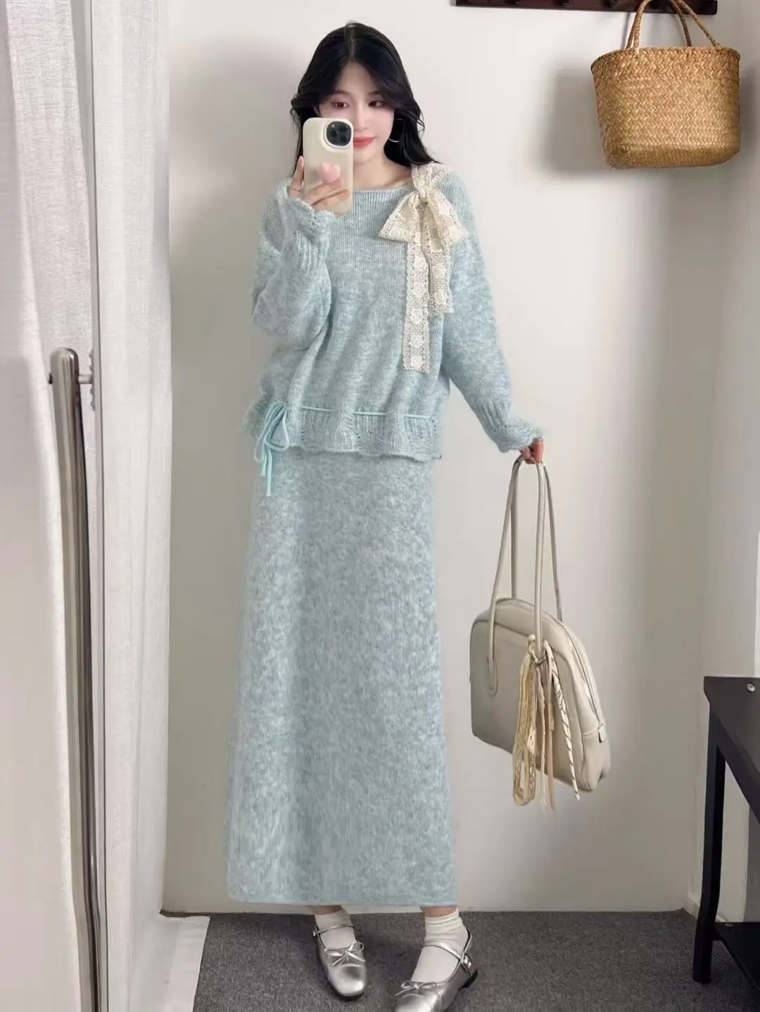 Autumn Winter French Elegant Fashion Loose Sweater 2 Piece Set Women Bow Long-sleeve Top + Elastic Waist Long Skirt Knitted Set 
Autumn Winter French Elegant Fashion Loose Sweater 2 Piece Set Women Bow Long-sleeve Top + Elastic Waist Long Skirt Knitted Set