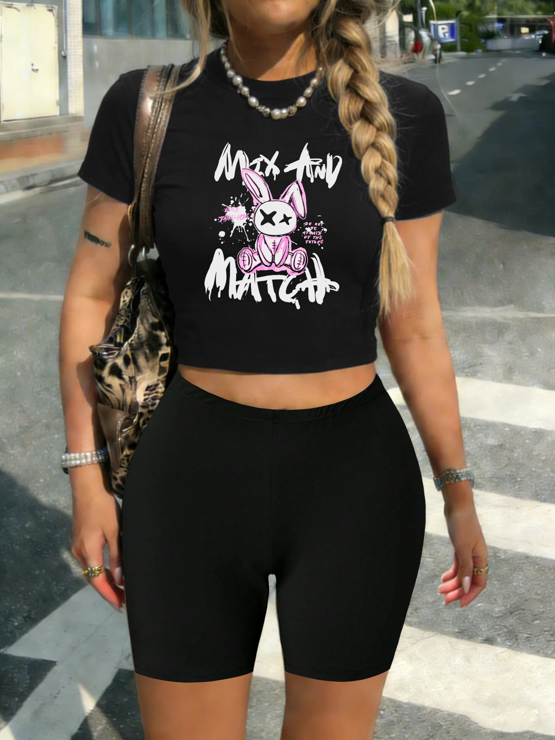 Комплекты простых укороченных футболок с мультяшными принтами кроликов, женские ретро-футболки, мягкие летние эластичные брюки, спортивные футболки с круглым вырезом
Комплекты простых укороченных футболок с мультяшными принтами кроликов, женские ретро-футболки, мягкие летние эластичные брюки, спортивные футболки с круглым вырезом