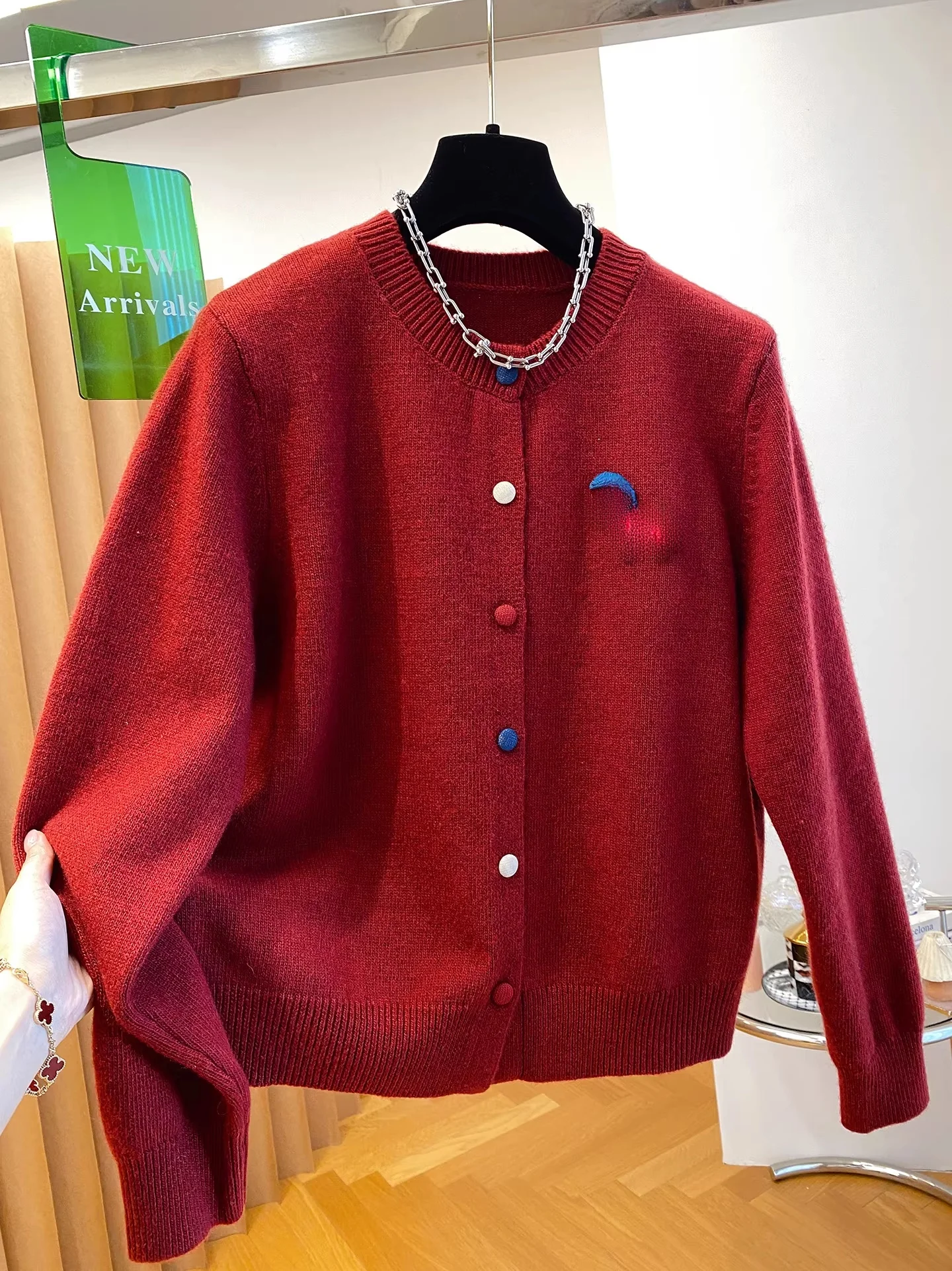 Новый вязаный кардиган унисекс большого размера (до 300 фунтов), свободного кроя, с круглым вырезом, для весны и осени, свитер High Sensation
Новый вязаный кардиган унисекс большого размера (до 300 фунтов), свободного кроя, с круглым вырезом, для весны и осени, свитер High Sensation