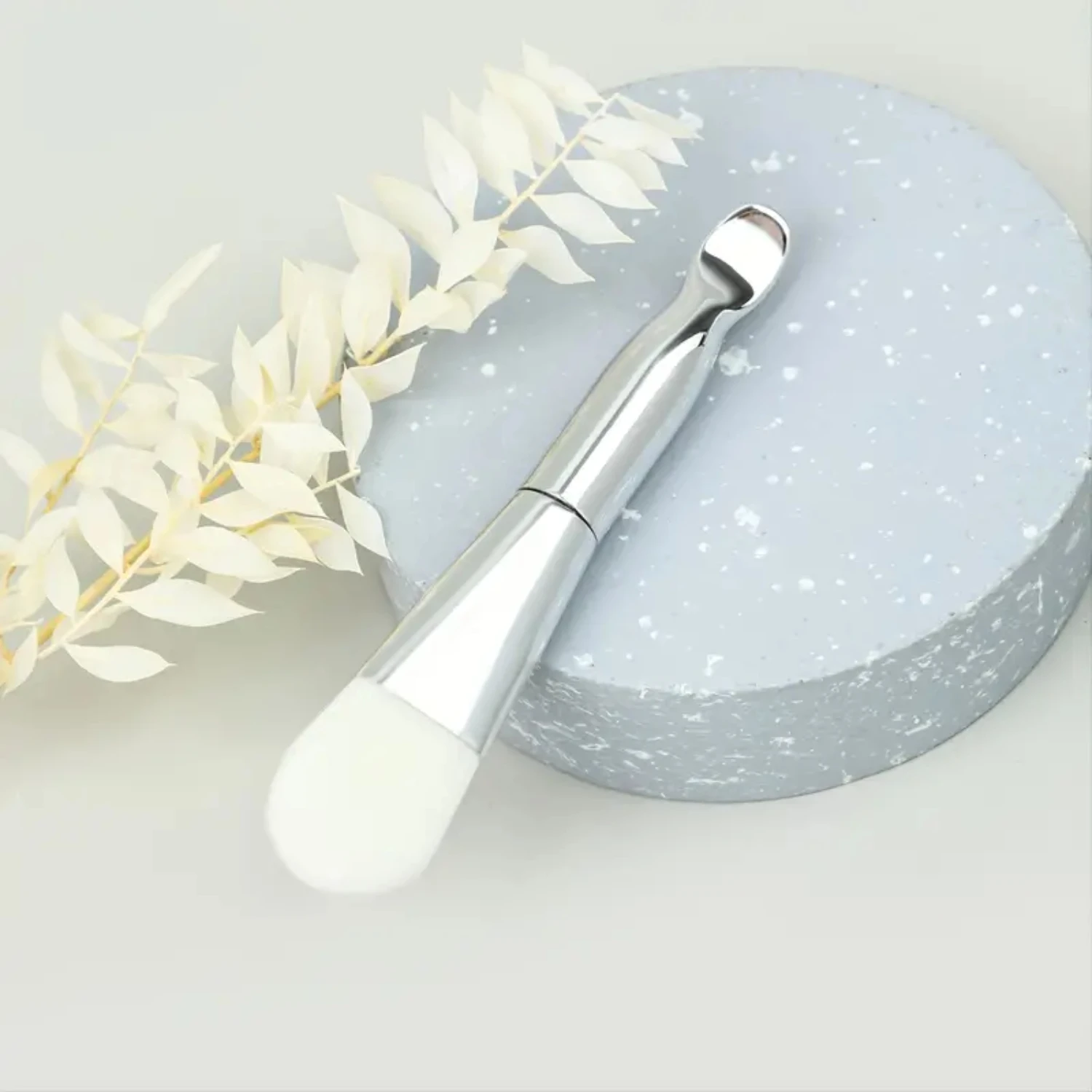 Soft Facial Mask Brush for Gentle Application of Mud Mask, Dual-Headed Multifunctional Use, Perfect Applyin
Soft Facial Mask Brush for Gentle Application of Mud Mask, Dual-Headed Multifunctional Use, Perfect Applyin