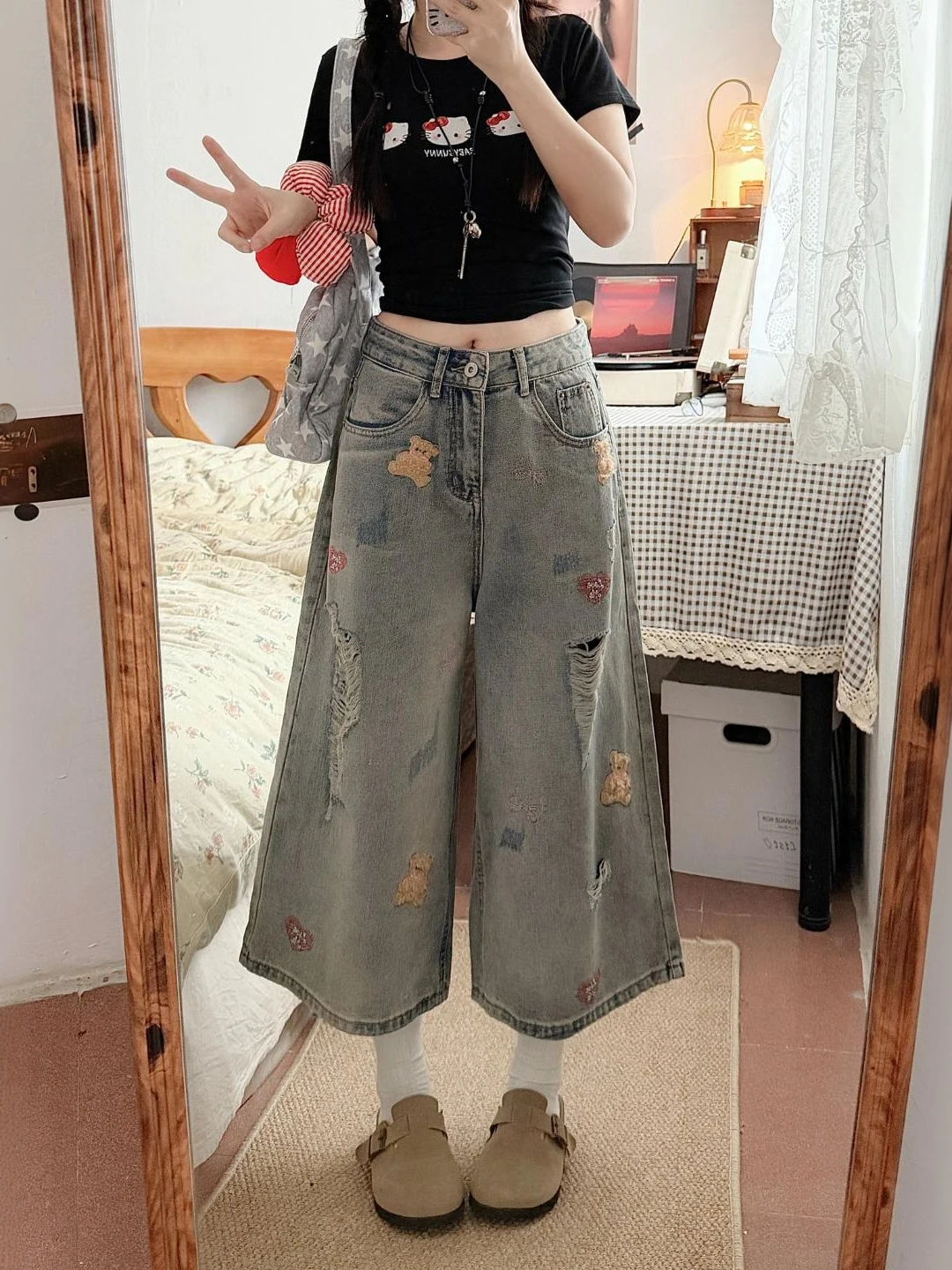 Summer 2026 Women's Distressed Denim Jeans Bear Embroidery High Waist Loose Wide Leg Pants Trendy Hollow out Hip Concealing
Summer 2026 Women's Distressed Denim Jeans Bear Embroidery High Waist Loose Wide Leg Pants Trendy Hollow out Hip Concealing