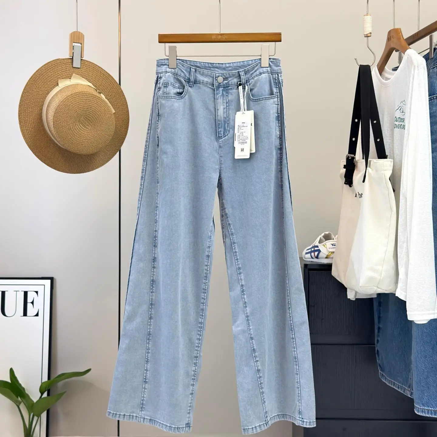 Comfortable Breathable Summer Thin Rayon Wide Leg Loose Fit Jeans Women's High Waist Elastic Zipper Casual Pants
Comfortable Breathable Summer Thin Rayon Wide Leg Loose Fit Jeans Women's High Waist Elastic Zipper Casual Pants