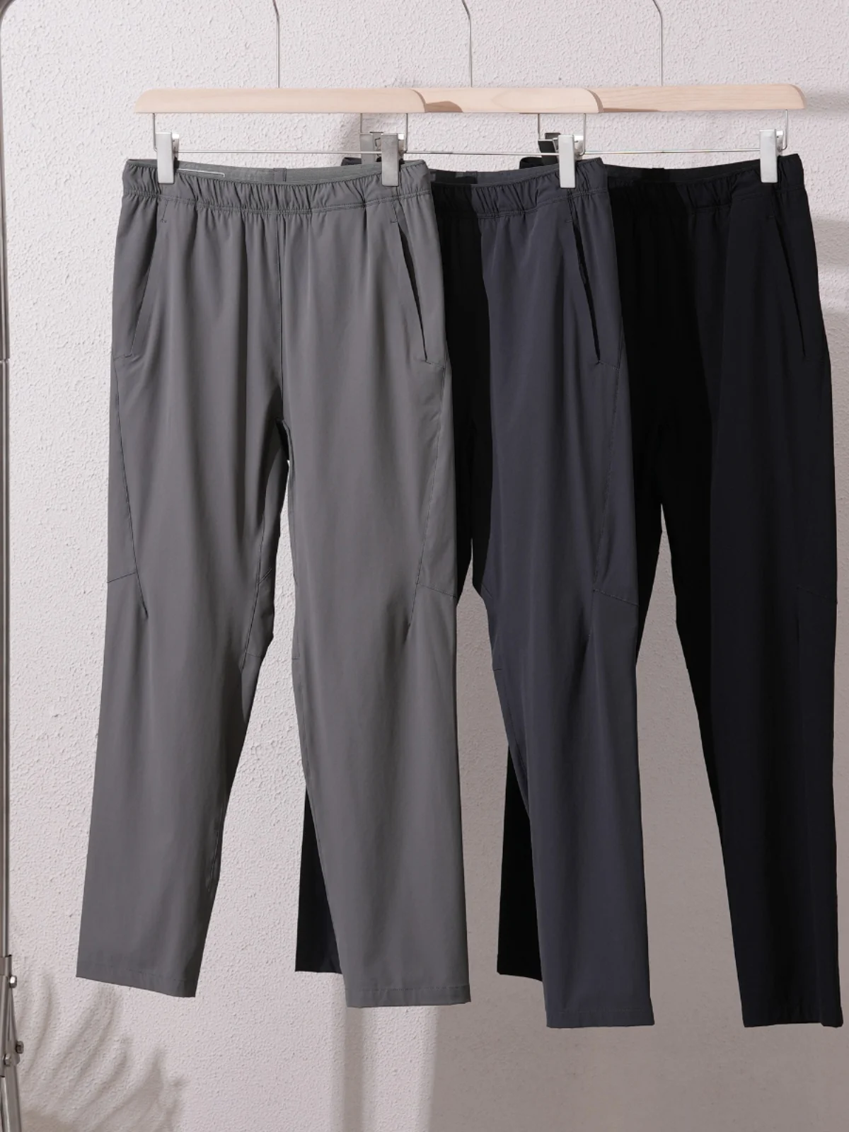 Men's Outdoor Sport Casual Pants Breathable Quick Dry Lightweight Waterproof Straight Leg Spring Summer Fashion Urban Style
Men's Outdoor Sport Casual Pants Breathable Quick Dry Lightweight Waterproof Straight Leg Spring Summer Fashion Urban Style