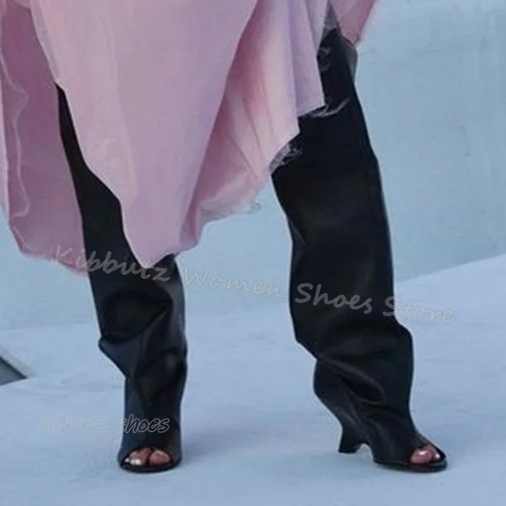 Сапоги с открытым носком, роскошная однотонная женская обувь до колена на необычном каблуке, замшевая модная обувь без шнуровки, новинка, элегантная удобная кожа
Сапоги с открытым носком, роскошная однотонная женская обувь до колена на необычном каблуке, замшевая модная обувь без шнуровки, новинка, элегантная удобная кожа