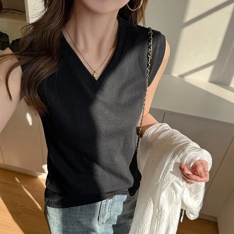 Women's Summer Solid Cotton V Neck Sleeveless Tank Tops Korean Loose Casual Outer Wear Basic Camisole
Women's Summer Solid Cotton V Neck Sleeveless Tank Tops Korean Loose Casual Outer Wear Basic Camisole