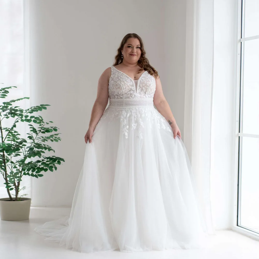 Oversize Lace Wedding Dresses 2026 Sleeveless A-Line Applique Tulle Bridal Gown robe de mariée bohème Sweep Train Customized
Oversize Lace Wedding Dresses 2026 Sleeveless A-Line Applique Tulle Bridal Gown robe de mariée bohème Sweep Train Customized