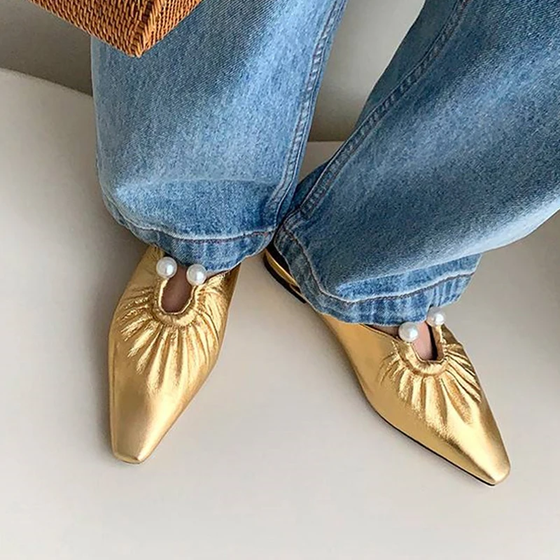 Gold Mules Women's Slip-on Flats Summer Slippers Soft Comfortable Casual Female Outdoor Mules Sandals Pearl Decoration FE08
Gold Mules Women's Slip-on Flats Summer Slippers Soft Comfortable Casual Female Outdoor Mules Sandals Pearl Decoration FE08