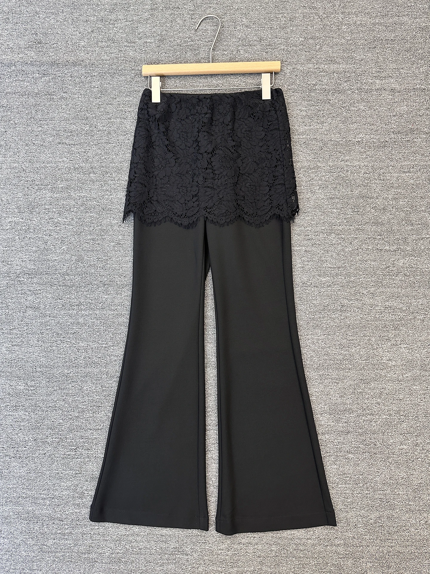 High Waist Black Lace Bib Pants Women's Casual Style Micro Flared Pants Slimming Versatile Long Trousers Spring Summer New Ar...
High Waist Black Lace Bib Pants Women's Casual Style Micro Flared Pants Slimming Versatile Long Trousers Spring Summer New Ar...