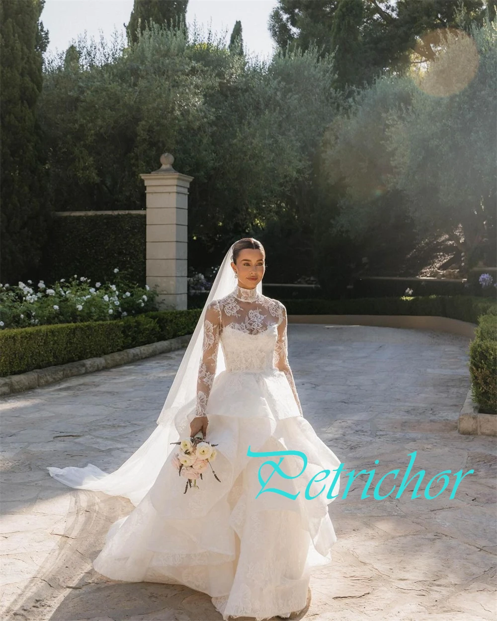 Customized High Quality White Organza Wedding Dress Temperament High Neckline Long Sleeves Bridal Gowns Chapel Train Dress
Customized High Quality White Organza Wedding Dress Temperament High Neckline Long Sleeves Bridal Gowns Chapel Train Dress