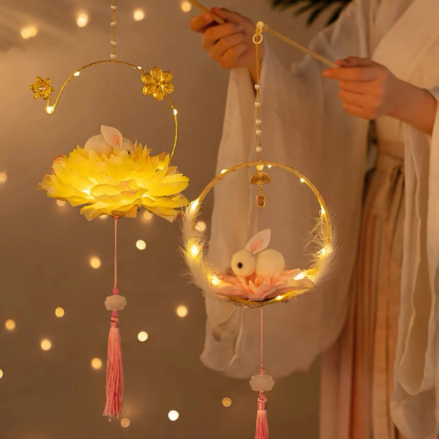 Handmade DIY Glowing Lanterns Children's Moon Rabbit Handheld Lanterns Lotus Lanterns Traditional Chinese Mid-Autumn Festival...
Handmade DIY Glowing Lanterns Children's Moon Rabbit Handheld Lanterns Lotus Lanterns Traditional Chinese Mid-Autumn Festival...