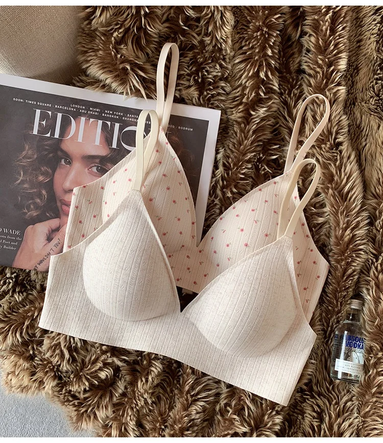 Small floral teardrop cup cloud non-marking underwear women small breasts gathered nude soft lingerie push up bra
Small floral teardrop cup cloud non-marking underwear women small breasts gathered nude soft lingerie push up bra