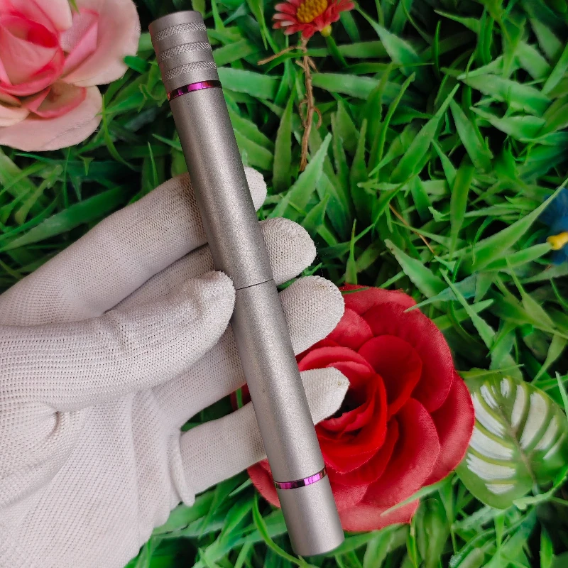 BALAOYE Handmade Titanium Alloy Large Fountain Pen Paired with Jinhao Long Knife No.6 Tip Large Capacity for Collection Office
BALAOYE Handmade Titanium Alloy Large Fountain Pen Paired with Jinhao Long Knife No.6 Tip Large Capacity for Collection Office
