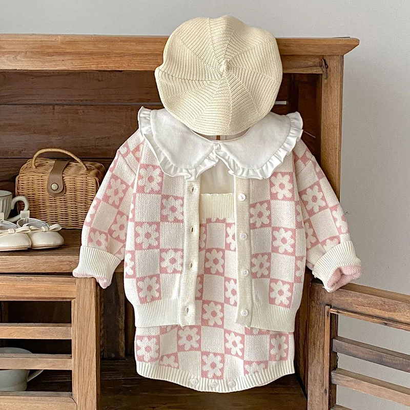 2024 New Spring Toddler Baby Girls Knitted Clothes Set Long Sleeved Cardigan Coat+Jumpsuit Newborn Baby Girls Clothing Suit
2024 New Spring Toddler Baby Girls Knitted Clothes Set Long Sleeved Cardigan Coat+Jumpsuit Newborn Baby Girls Clothing Suit