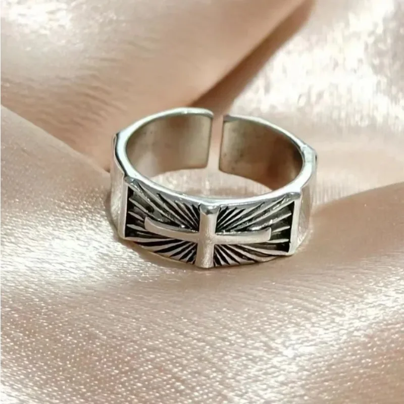 Vintage Alloy Cross Open Ring for Men Women Adjustable Sunburst Engraved Christian Religious Statement Jewelry for Daily Wear
Vintage Alloy Cross Open Ring for Men Women Adjustable Sunburst Engraved Christian Religious Statement Jewelry for Daily Wear