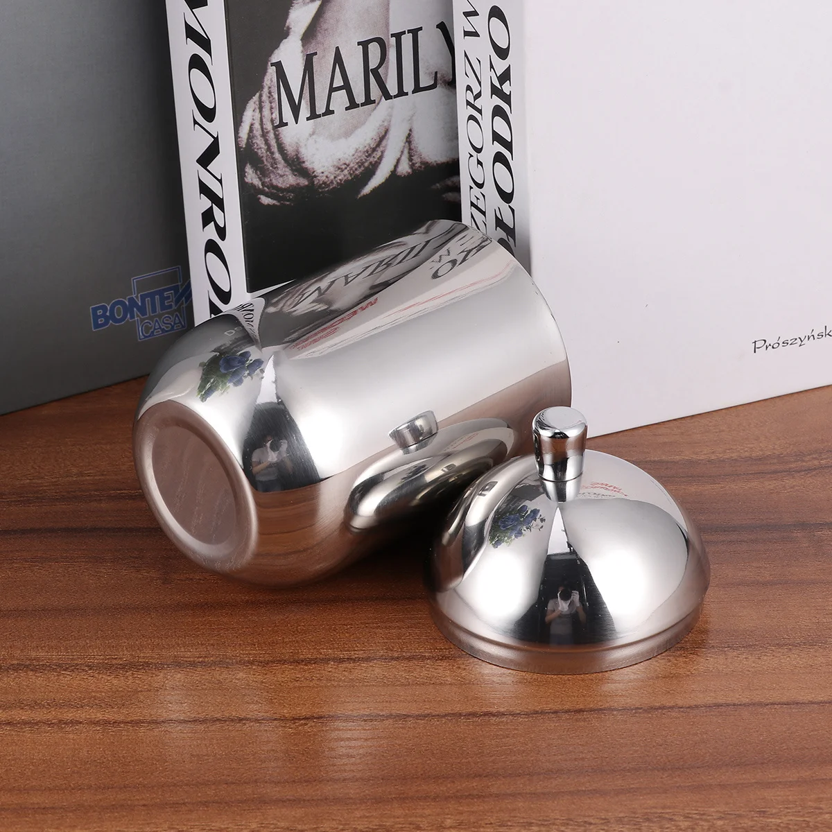 Stainless Steel Cotton Swab Box with Lid Simple Stylish Desktop Storage Container for Cotton Pads Cosmetics Tea Storage
Stainless Steel Cotton Swab Box with Lid Simple Stylish Desktop Storage Container for Cotton Pads Cosmetics Tea Storage