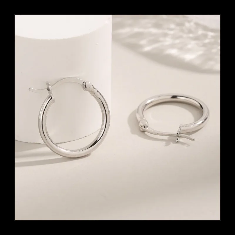 Simple Trinkets, Retro Women's S925 Sterling Silver Earrings, New Trendy Creative Circle Ear Buckles
Simple Trinkets, Retro Women's S925 Sterling Silver Earrings, New Trendy Creative Circle Ear Buckles