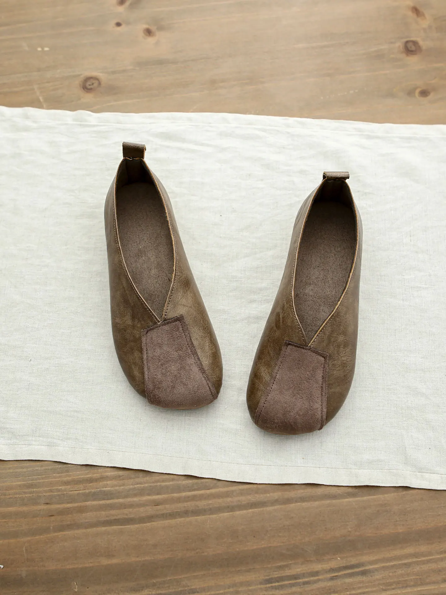 Retro Artisan Flat Bottom Women's Slip-On Low Cut Comfortable Grandmother Shoes Handmade Casual Bean Bean Shoes
Retro Artisan Flat Bottom Women's Slip-On Low Cut Comfortable Grandmother Shoes Handmade Casual Bean Bean Shoes