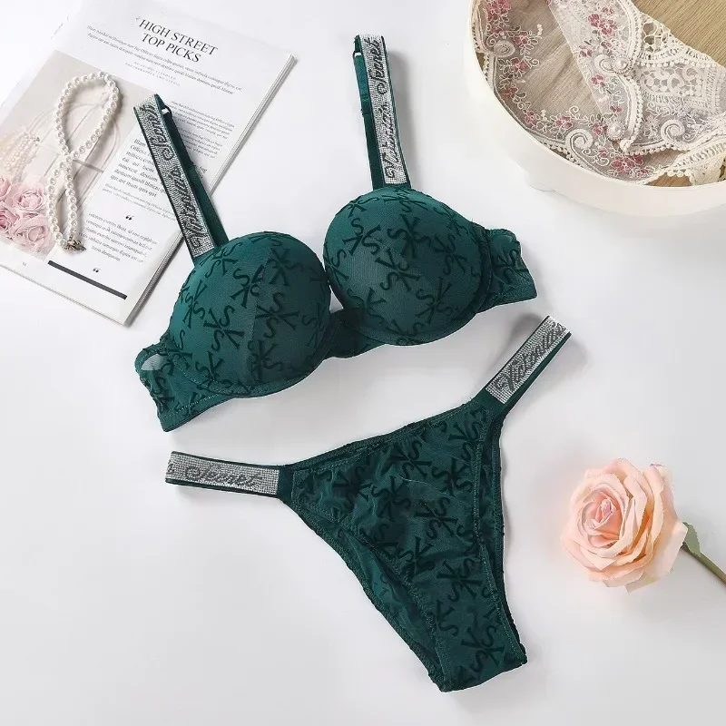 Women's New Fashion Sexy Lingerie Sporty Classic Padded Adjustable Push Up Victoria's Secret Lingerie Set Underwear Set
Women's New Fashion Sexy Lingerie Sporty Classic Padded Adjustable Push Up Victoria's Secret Lingerie Set Underwear Set