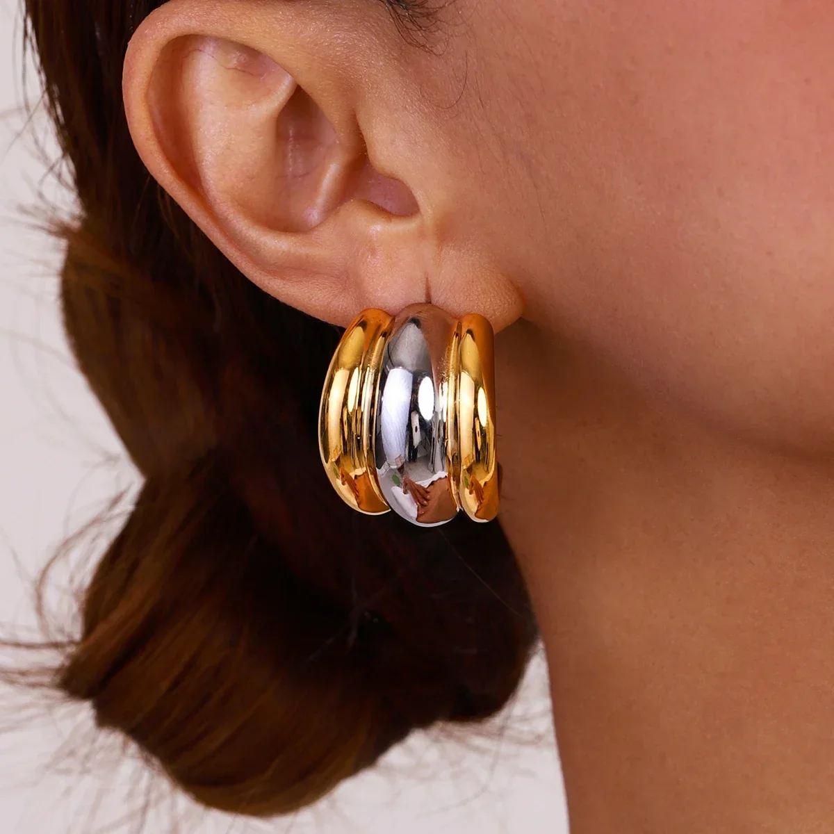 Uworld Fashion Gold And Silver Color Blocked C-Ring Smooth Earrings Two-Tone Ribbed Earrings Women's Jewelry Gift For Her
Uworld Fashion Gold And Silver Color Blocked C-Ring Smooth Earrings Two-Tone Ribbed Earrings Women's Jewelry Gift For Her