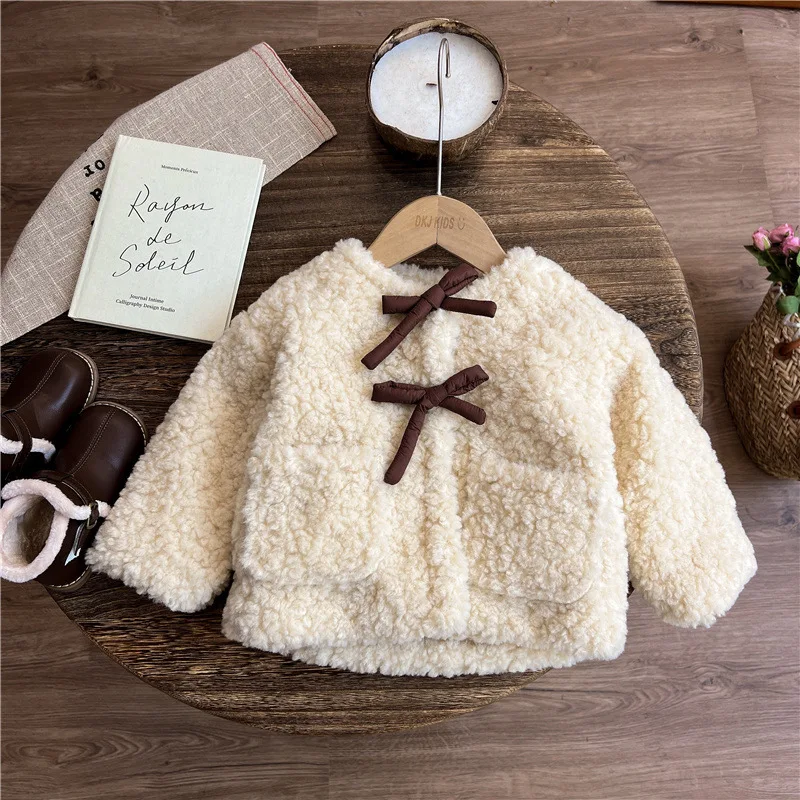 Детские пальто 2025, новая зимняя корейская одежда для маленьких девочек, утепленные теплые пальто, верхняя одежда
Детские пальто 2025, новая зимняя корейская одежда для маленьких девочек, утепленные теплые пальто, верхняя одежда