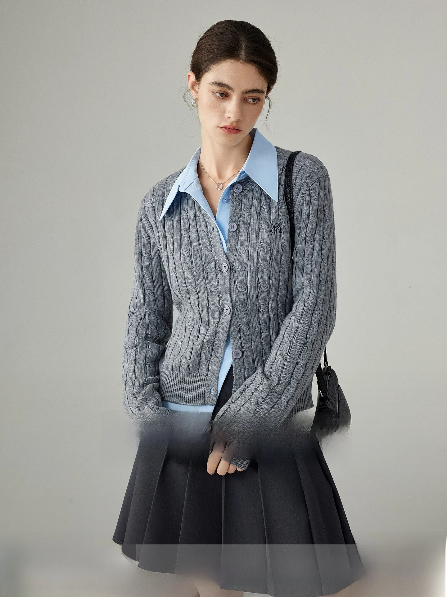 Gray Knitted Cardigan Women's Spring Autumn Embroidered Twist Sweater Jacket Open Front Long Sleeve round Neck Regular Fit
Gray Knitted Cardigan Women's Spring Autumn Embroidered Twist Sweater Jacket Open Front Long Sleeve round Neck Regular Fit