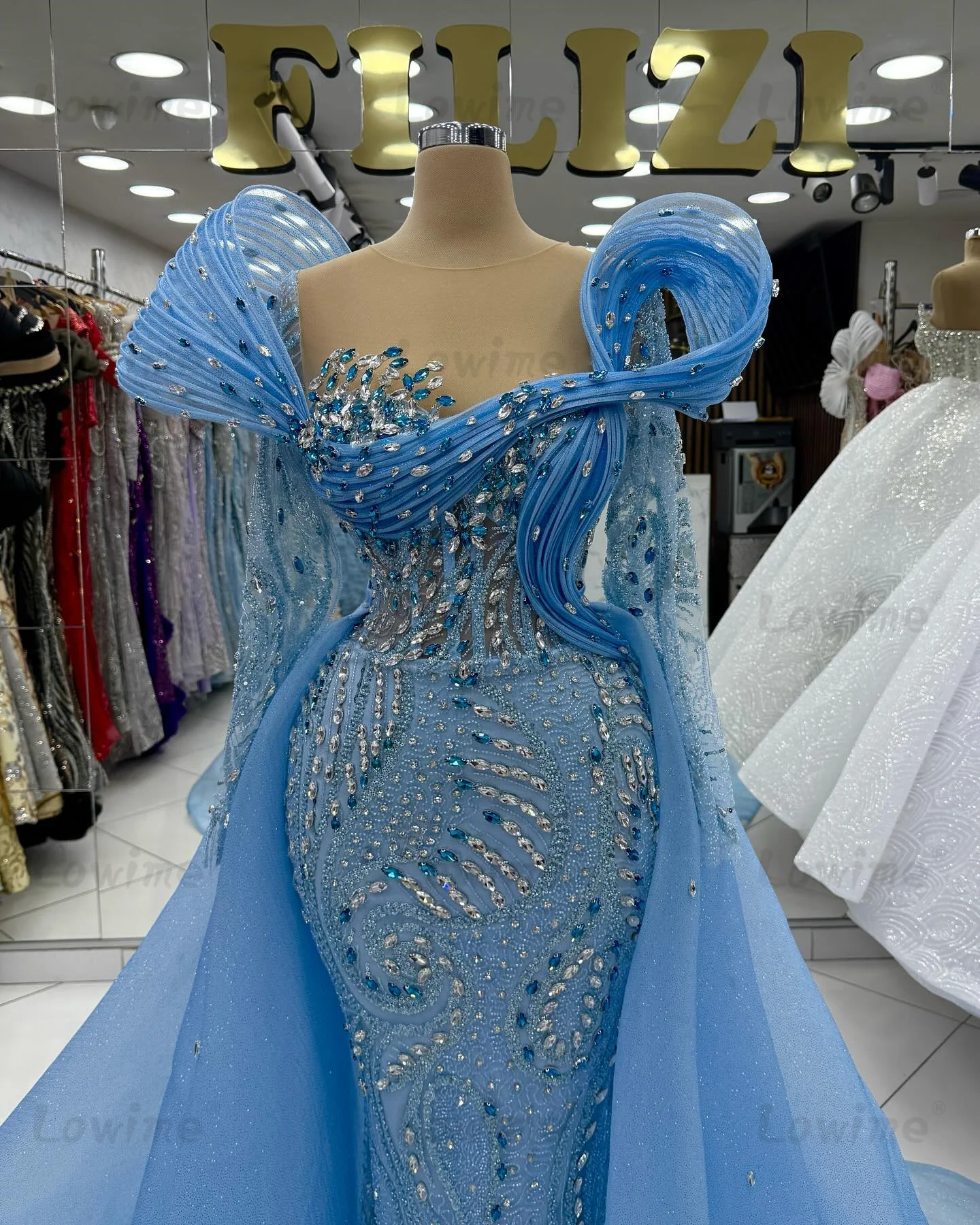 2 In 1 Blue Evening Dress With Detachable Train Customized Crystals Party Dresses 2025 Arabic Dubai Robes De Soirée Customized
2 In 1 Blue Evening Dress With Detachable Train Customized Crystals Party Dresses 2025 Arabic Dubai Robes De Soirée Customized