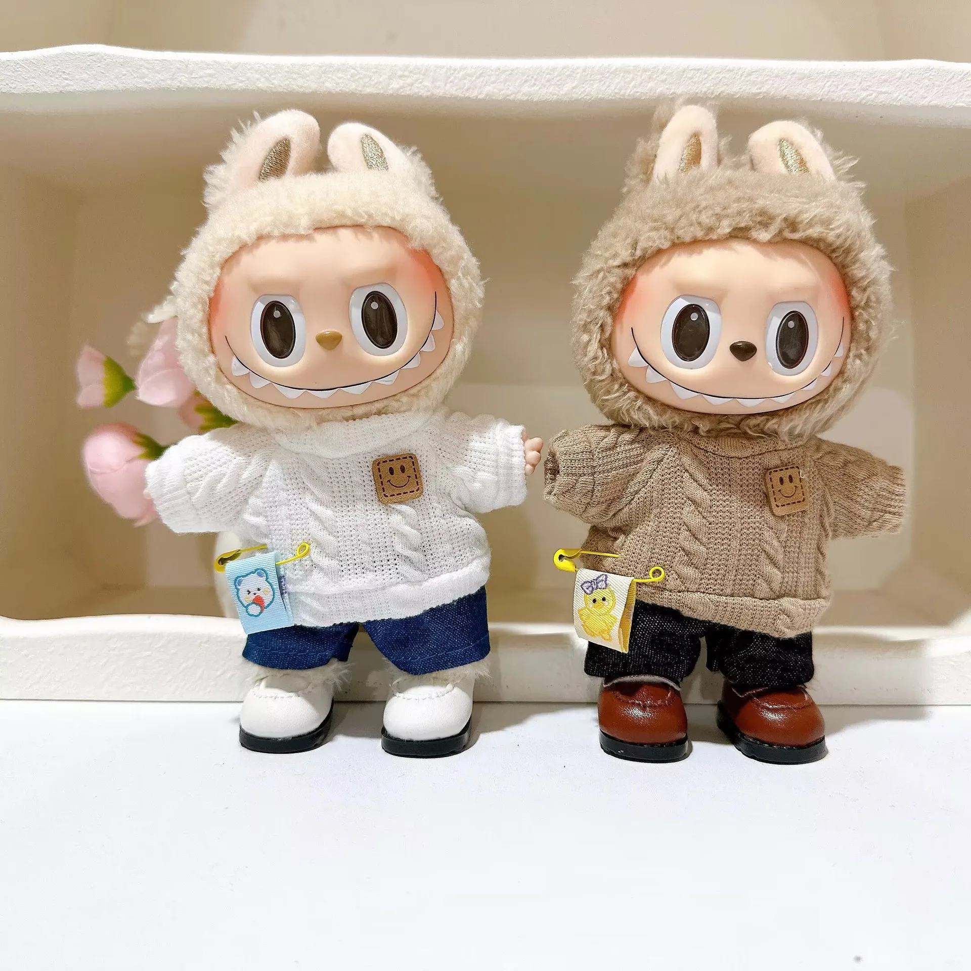 Для 17 см плюшевые куклы Labubu II, мини-модный милый комбинезон, платье, комплект одежды, наряд, аксессуары для кукол, одежда, подарок
Для 17 см плюшевые куклы Labubu II, мини-модный милый комбинезон, платье, комплект одежды, наряд, аксессуары для кукол, одежда, подарок