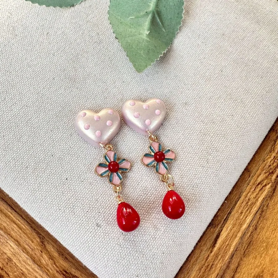 Retro Heart Floral Drop Earrings For Women, Chinese Style Red Festival Party Jewelry
Retro Heart Floral Drop Earrings For Women, Chinese Style Red Festival Party Jewelry