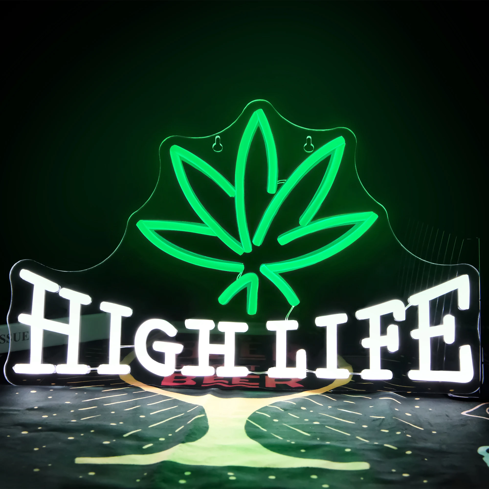 1pc Neon LED Wall Light,High Life Neon Sign, Green Leaf Pattern LED Neon Sign With Switch For Home Outdoor Decor
1pc Neon LED Wall Light,High Life Neon Sign, Green Leaf Pattern LED Neon Sign With Switch For Home Outdoor Decor