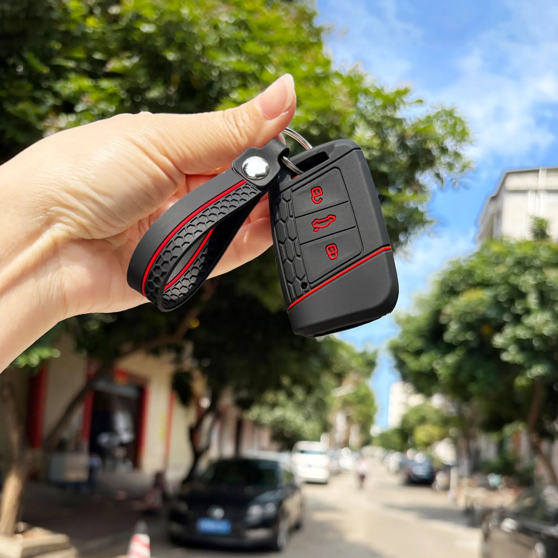 Soft Silicone Key Cover Case For Skoda Octavia Kodiaq Karoq For Volkswagen VW Polo Passat B8 Tiguan 2 Protector Keychain
Soft Silicone Key Cover Case For Skoda Octavia Kodiaq Karoq For Volkswagen VW Polo Passat B8 Tiguan 2 Protector Keychain