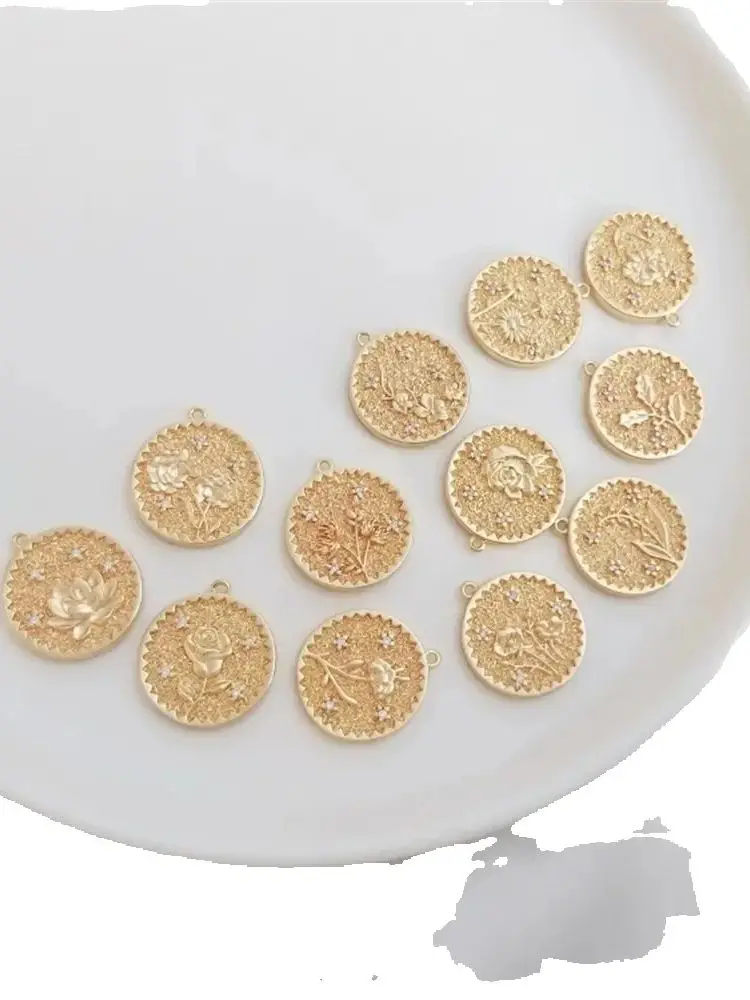 14K copper wrapped real gold December birthday flower round brand pendant DIY Necklace sweater chain Pendant Fashion Pendant
14K copper wrapped real gold December birthday flower round brand pendant DIY Necklace sweater chain Pendant Fashion Pendant