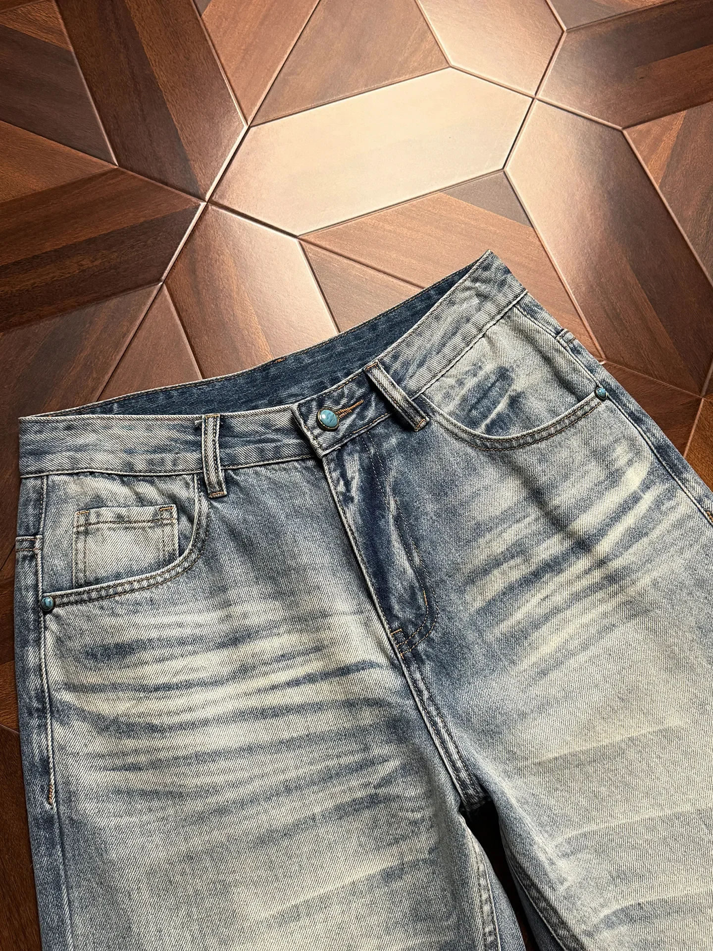 Soft Lyocell Wrinkle Resistant, Train Rail White 10.5 oz Straight Jeans
Soft Lyocell Wrinkle Resistant, Train Rail White 10.5 oz Straight Jeans