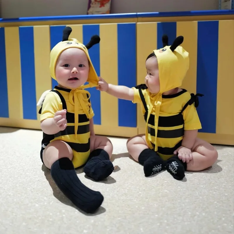 Summer Baby's New Short Sleeved Clothes, Instagram Style Baby Photo Styling Little Bee Crawling Clothes
Summer Baby's New Short Sleeved Clothes, Instagram Style Baby Photo Styling Little Bee Crawling Clothes