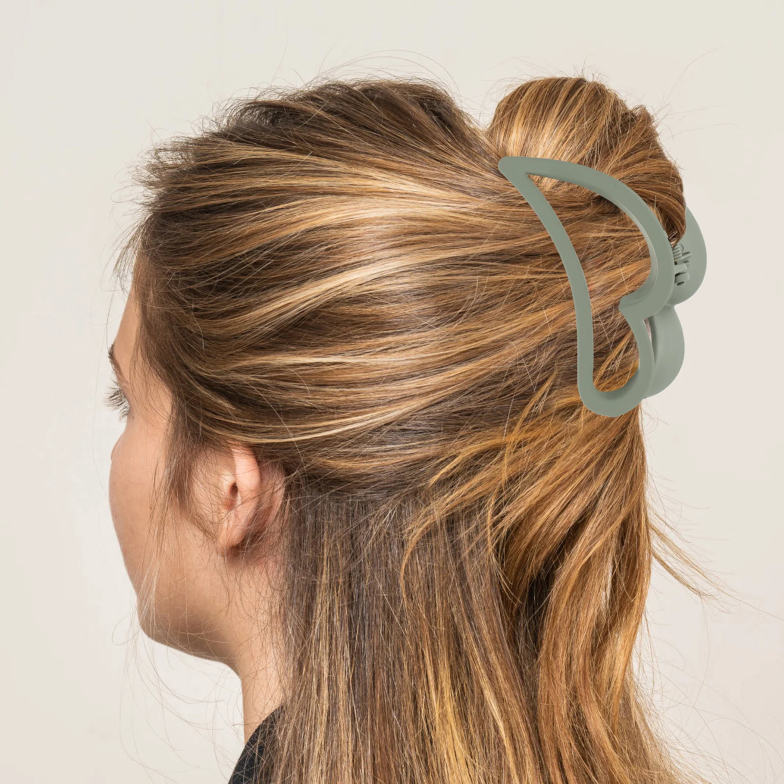 Набор из 3 заколок-крабов для волос с дизайном в виде сердца, гладкие и легкие зажимы для фиксации волос, для женщин, на каждый день и для особых случаев
Набор из 3 заколок-крабов для волос с дизайном в виде сердца, гладкие и легкие зажимы для фиксации волос, для женщин, на каждый день и для особых случаев