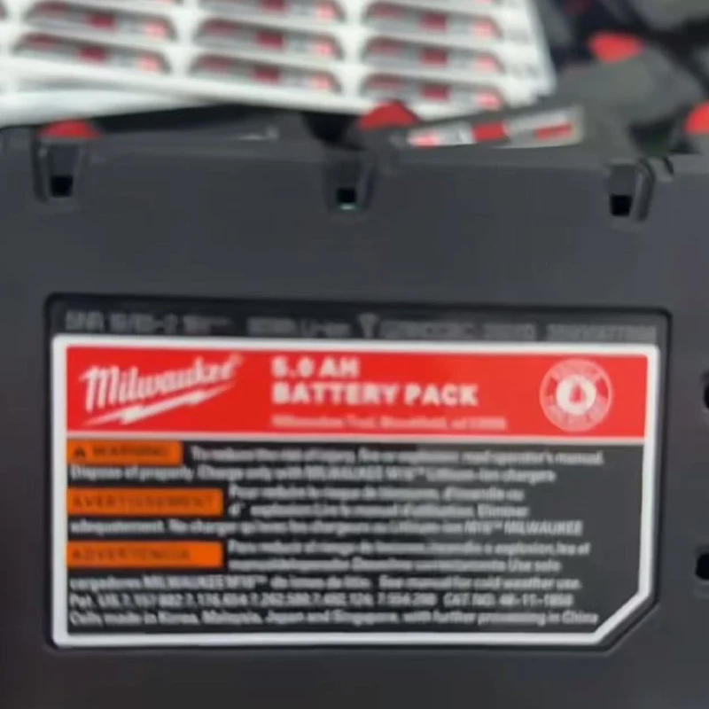 Milwaukee M18 6.0Ah Lithium Battery Original Tool Charger Compatible with M18B6 Models 48-11-1860 48-11-1850 48-11-1840
Milwaukee M18 6.0Ah Lithium Battery Original Tool Charger Compatible with M18B6 Models 48-11-1860 48-11-1850 48-11-1840