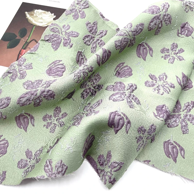 Жаккардовая ткань, зеленая основа, фиолетовое платье Cheongsam Hanfu с тиснением и цветочным принтом, легкий текстурированный весенне-летний дизайнерский материал «сделай сам»
Жаккардовая ткань, зеленая основа, фиолетовое платье Cheongsam Hanfu с тиснением и цветочным принтом, легкий текстурированный весенне-летний дизайнерский материал «сделай сам»