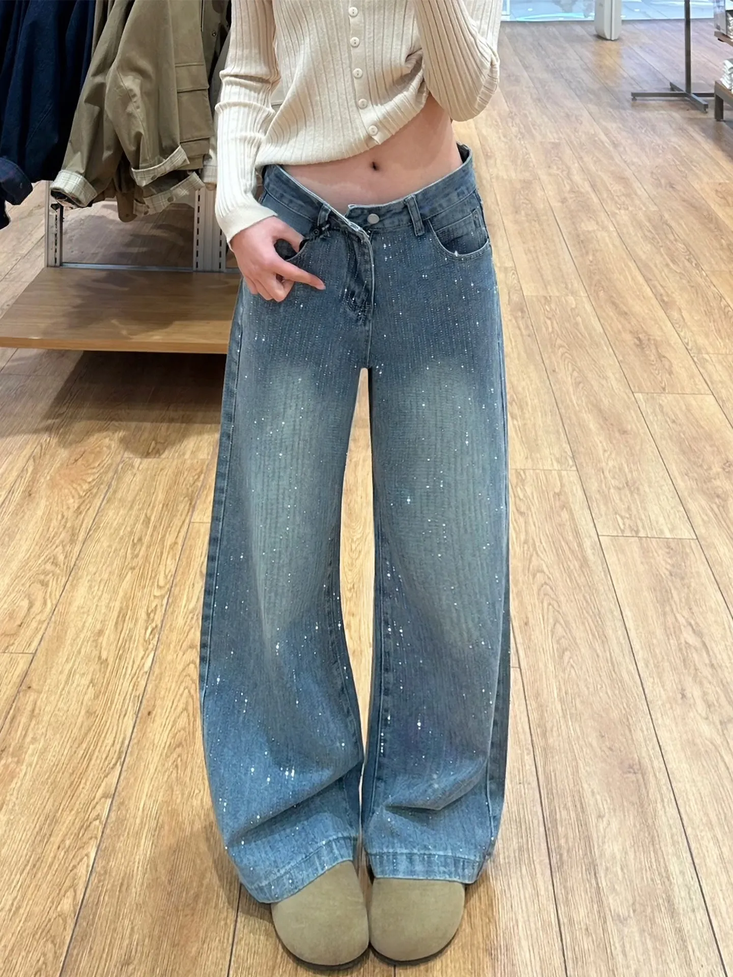 Retro Star Rhinestone Wide Leg Denim Jeans Women's Autumn Winter Thickened Fleece Straight Leg Pants for plus Size Pear Shape...
Retro Star Rhinestone Wide Leg Denim Jeans Women's Autumn Winter Thickened Fleece Straight Leg Pants for plus Size Pear Shape...
