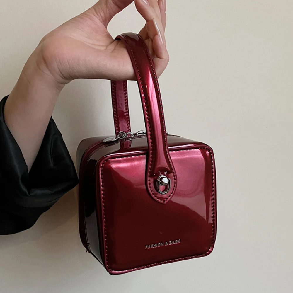 Glossy Patent Leather Box Handbag Women Solid Pu Mini Handle Bags Cute Soft Shopping Crossbody Pack Female All-match Lipstic Bag
Glossy Patent Leather Box Handbag Women Solid Pu Mini Handle Bags Cute Soft Shopping Crossbody Pack Female All-match Lipstic Bag