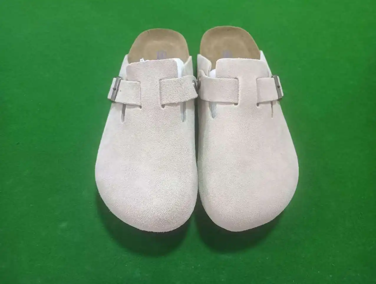 High-quality men's and women's cork half-slipper, European and American style, vintage couple style, casual closed-toe slipper
High-quality men's and women's cork half-slipper, European and American style, vintage couple style, casual closed-toe slipper