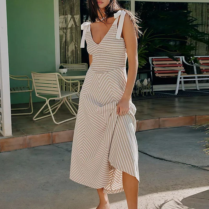 Women's Clothing Vacation Sleeveless Long Dress Striped Print Deep V High Waist Dress Bohemian Bow Suspender Casual Beach Dress
Women's Clothing Vacation Sleeveless Long Dress Striped Print Deep V High Waist Dress Bohemian Bow Suspender Casual Beach Dress
