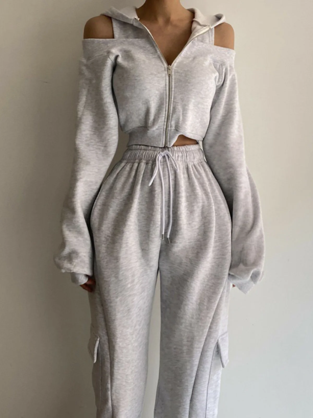 Sexy oulder Bared Hoodie Women's ort Casual Loose Cotton Pants Set with Big kets Spring Faion Student orm
Sexy oulder Bared Hoodie Women's ort Casual Loose Cotton Pants Set with Big kets Spring Faion Student orm