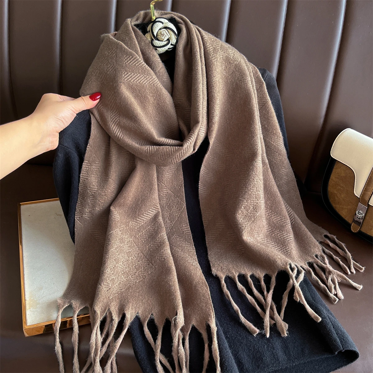 26Color Embossing Winter Warm Women Scarf Cashmere 30x180cm Shawls Thick Neck Scarves Hijab Wraps Tassls Pashmina
26Color Embossing Winter Warm Women Scarf Cashmere 30x180cm Shawls Thick Neck Scarves Hijab Wraps Tassls Pashmina