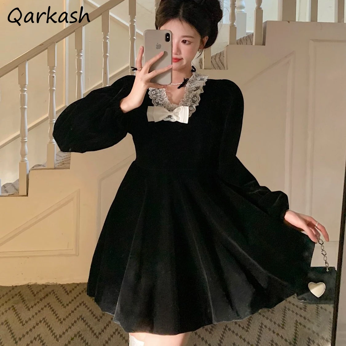 Retro Fleece Black Dresses Women Lace Bow Sweet Princess Style Ball Gown Mini Long Sleeve Temperament French Vestidos Design
Retro Fleece Black Dresses Women Lace Bow Sweet Princess Style Ball Gown Mini Long Sleeve Temperament French Vestidos Design