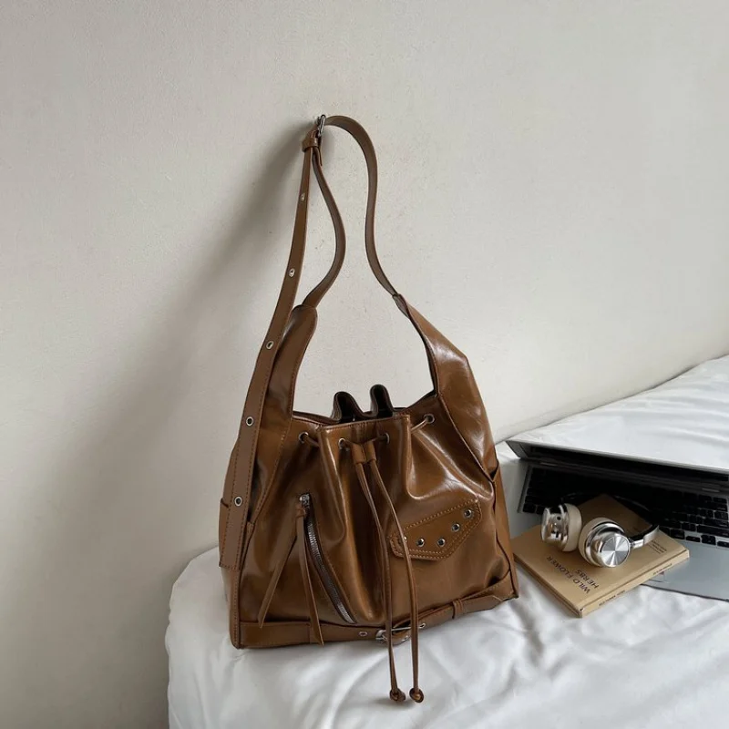 2025 New High-end Luxury Brand Ladies Leather Shoulder Bag Famous Designer Paris Elegant Simple
2025 New High-end Luxury Brand Ladies Leather Shoulder Bag Famous Designer Paris Elegant Simple