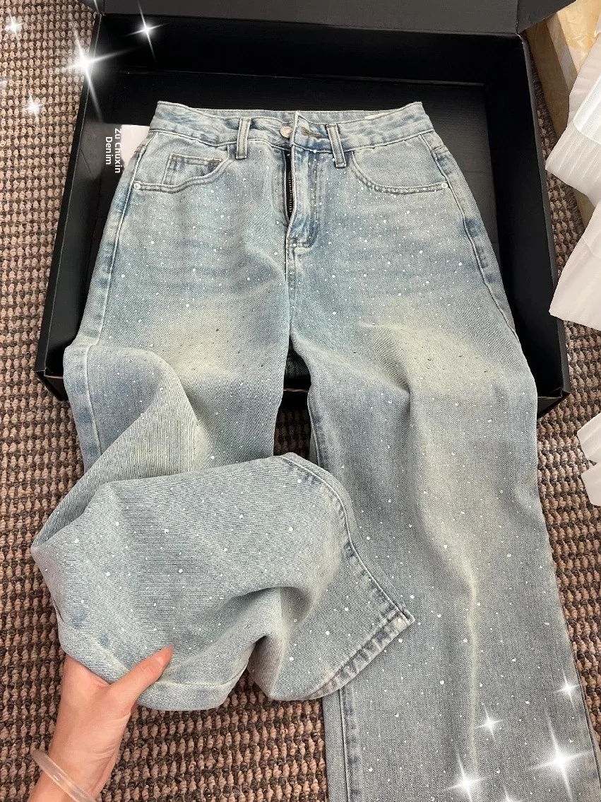 Shiny Loose Wide Leg Straight Jeans Women's New 2026 Glittering Drill Decorated High Waist Denim Pants Luxury Style Summer Wear
Shiny Loose Wide Leg Straight Jeans Women's New 2026 Glittering Drill Decorated High Waist Denim Pants Luxury Style Summer Wear