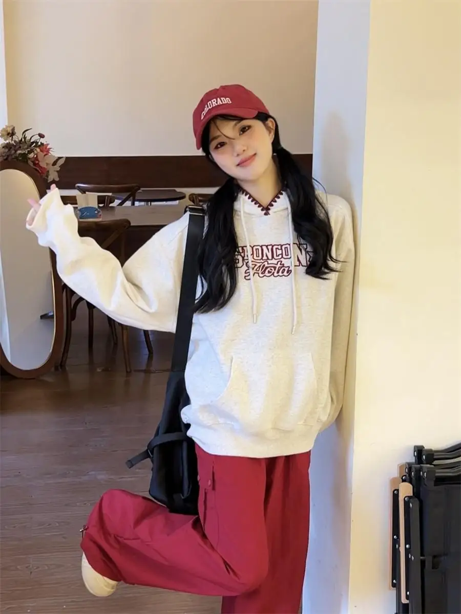 Белая толстовка с вышитыми буквами, женская, свободного кроя, с длинными рукавами, осенне-зимняя, с узором в виде звезд, повседневный топ
Белая толстовка с вышитыми буквами, женская, свободного кроя, с длинными рукавами, осенне-зимняя, с узором в виде звезд, повседневный топ