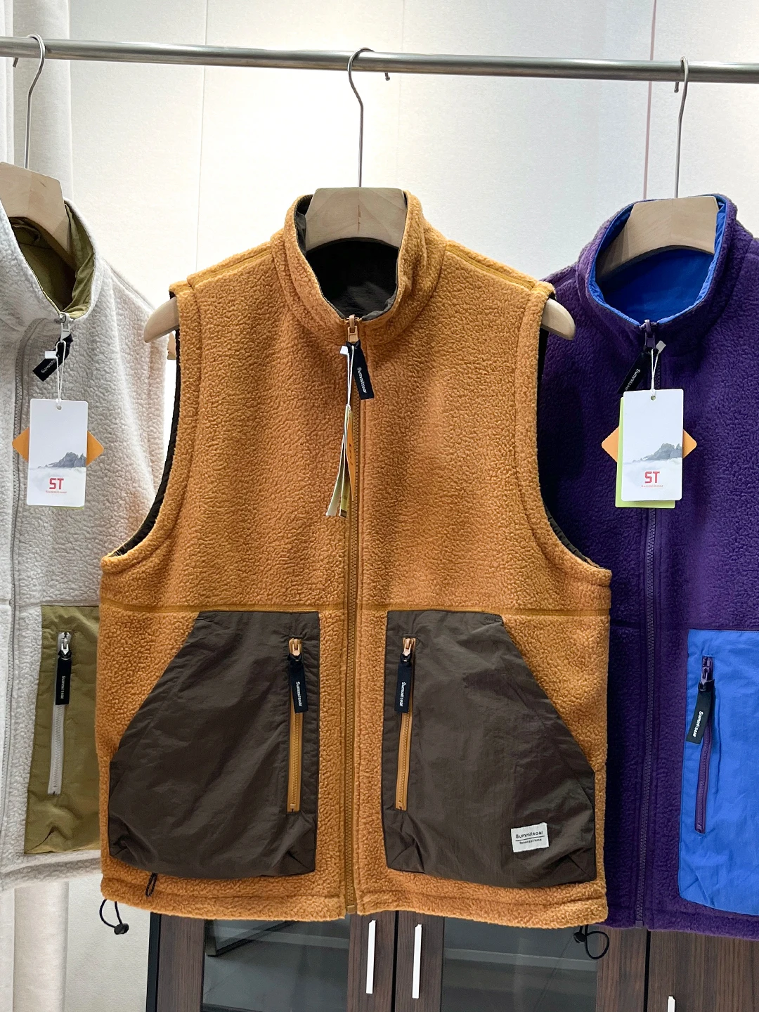 Уличный двусторонний жилет из флиса и овечьей шерсти для пар, с воротником-стойкой, ветрозащитный, утепленный, для женщин
Уличный двусторонний жилет из флиса и овечьей шерсти для пар, с воротником-стойкой, ветрозащитный, утепленный, для женщин