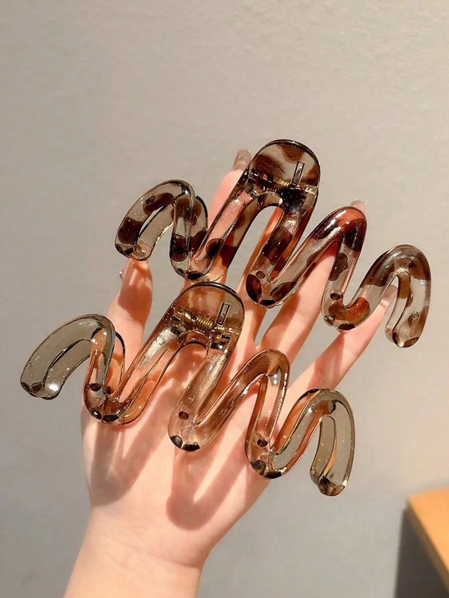 2 Pieces Acrylic Transparent Gray Leopard Wavy Hair Claw Clip For Women Fashion Accessory
2 Pieces Acrylic Transparent Gray Leopard Wavy Hair Claw Clip For Women Fashion Accessory