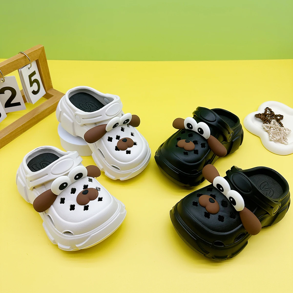 New Stylish Versatile Cartoon Long-Eared Dog Clogs with Soft Soles, Non-Slip Closed-Toe Sandals for Boys and Girls, Model 606
New Stylish Versatile Cartoon Long-Eared Dog Clogs with Soft Soles, Non-Slip Closed-Toe Sandals for Boys and Girls, Model 606